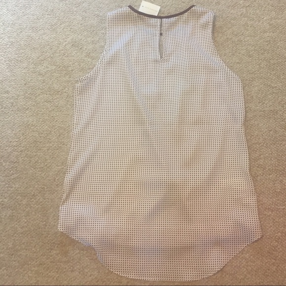 Ann Taylor Sleeveless Blouse! NWT🛍 - Picture 4 of 6